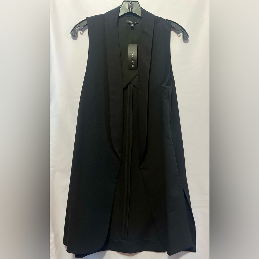 Black Sleeveless Tunic Top